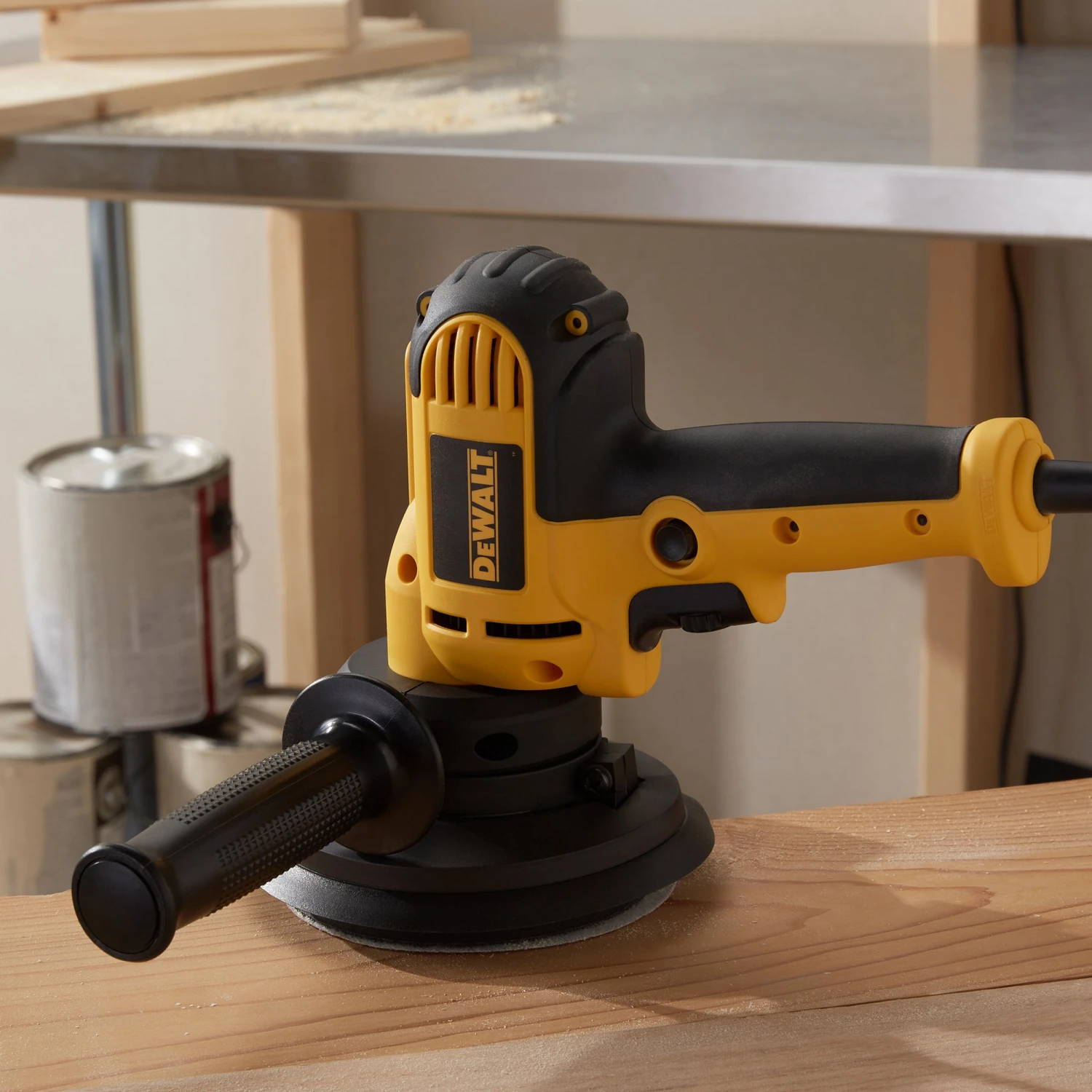 DEWALT 120-Volt 6 -Amp Variable Speed Disc Sander With Dust Management 7 DEWALT 120-Volt 6 -Amp Variable Speed Disc Sander With Dust Management - Image 7