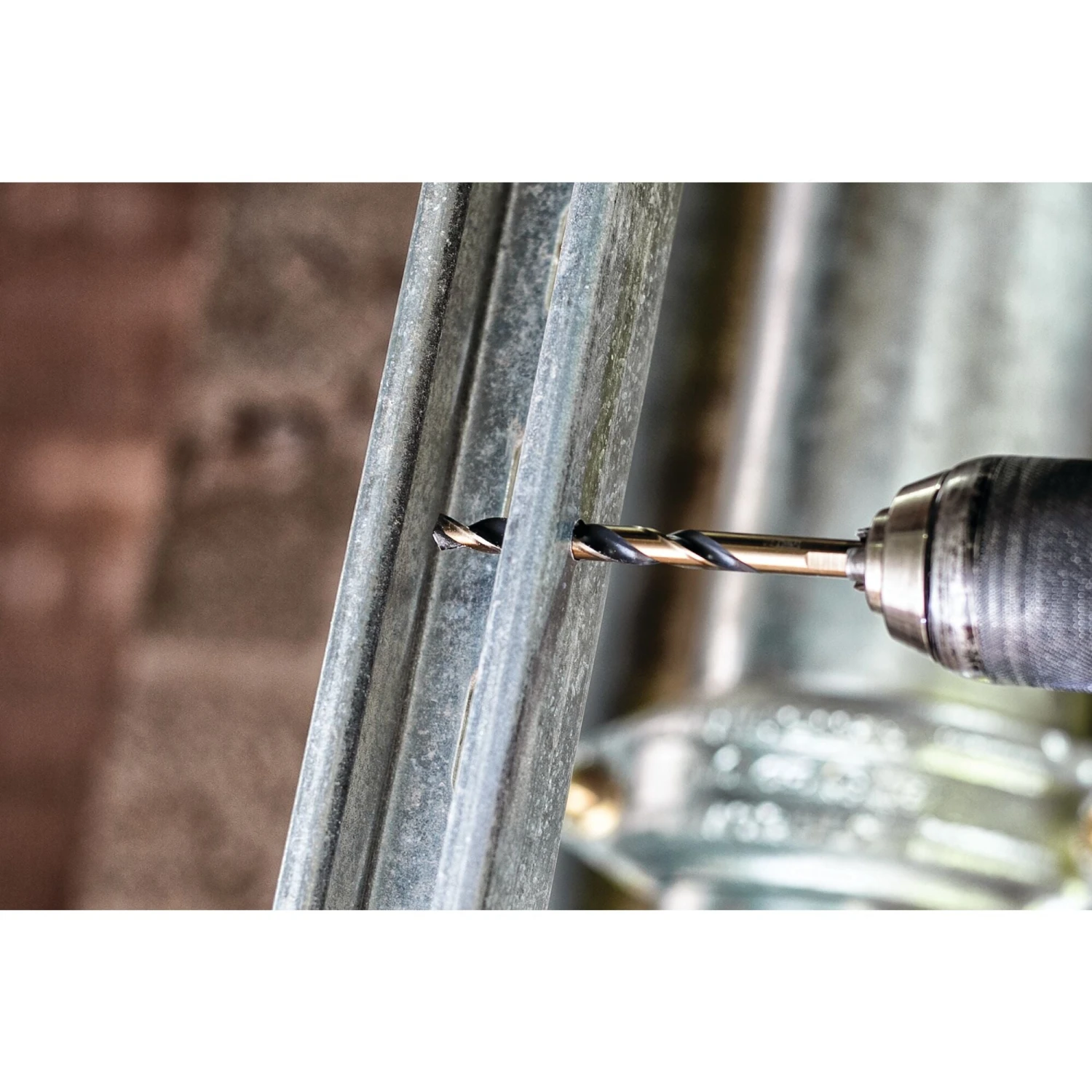 DEWALT 9/16-in X 6-in Black And Gold Coated HSS Jobber Length Twist Drill Bit 6 DEWALT 9/16-in X 6-in Black And Gold Coated HSS Jobber Length Twist Drill Bit - Image 6